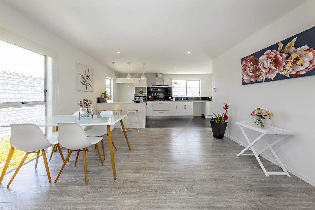 3 Sandrine Avenue, Clover Park, Auckland - Carousel 2