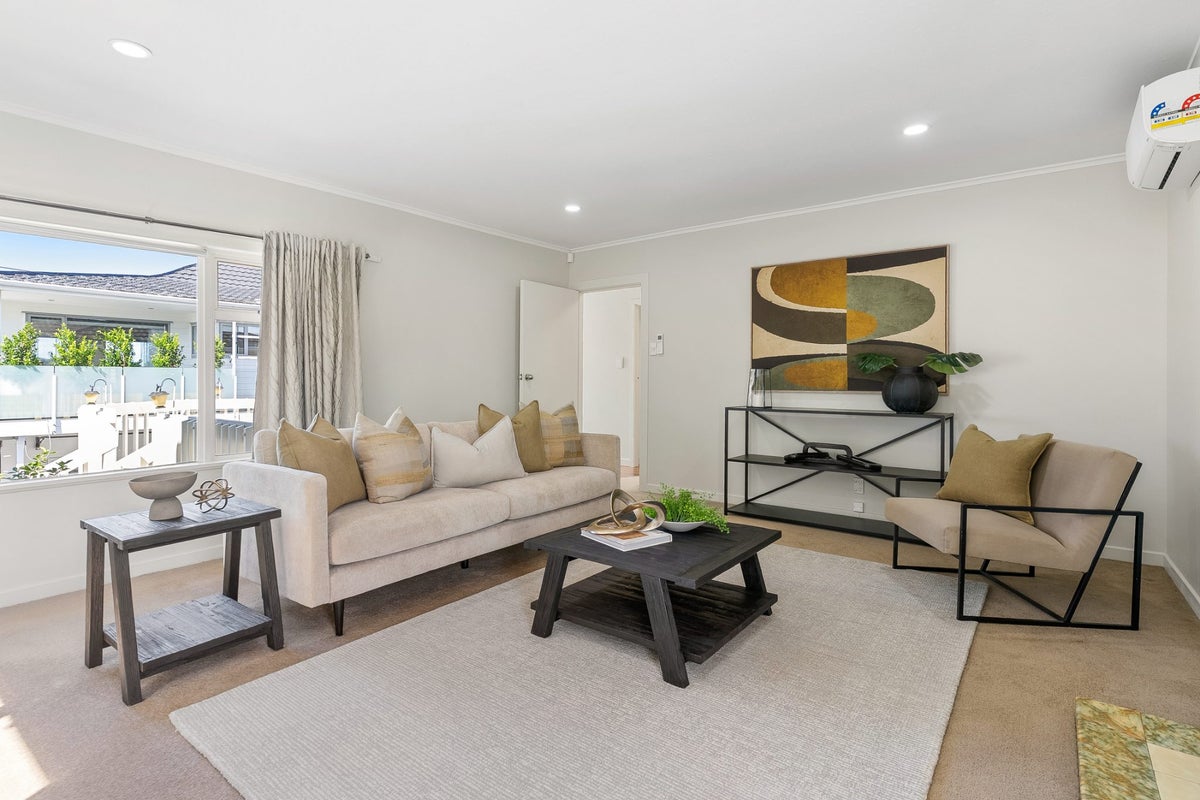 2/22 Knights Road, Rothesay Bay, Auckland - Carousel 2