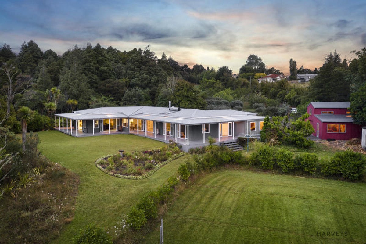 249 Forest Hill Road, Waiatarua, Auckland - Carousel 2