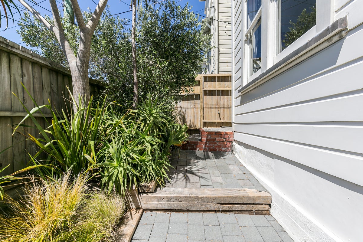 16 Dawson Street, Berhampore, Wellington - Carousel 19