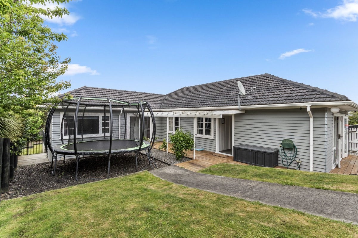 12A Naylor Street, Hamilton East, Hamilton - Carousel 2