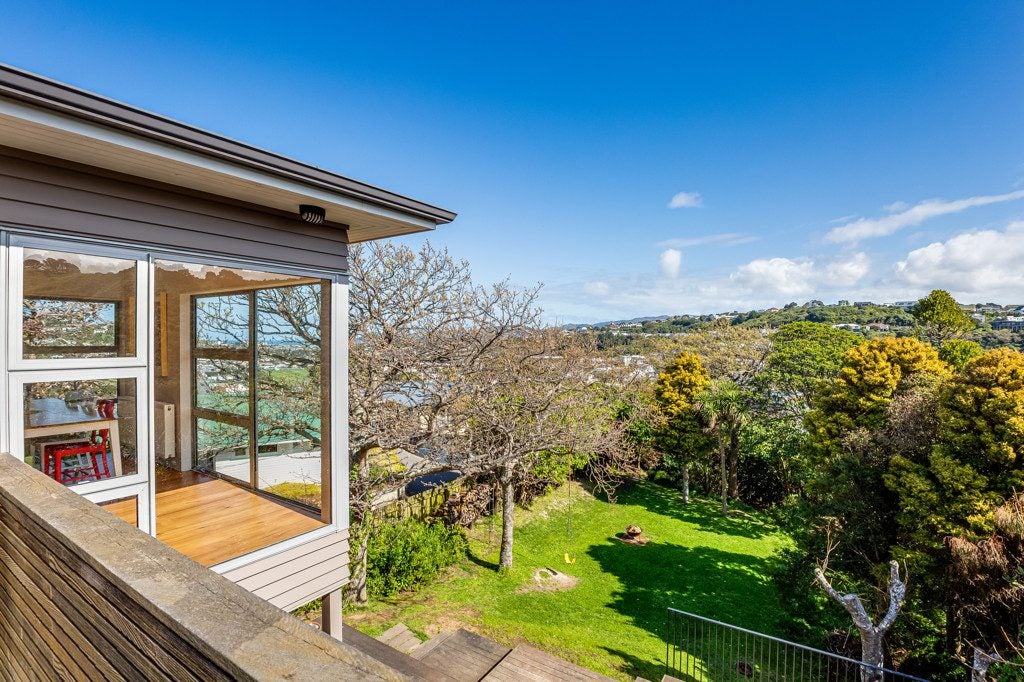 151 Totara Road, Miramar, Wellington - Carousel 1
