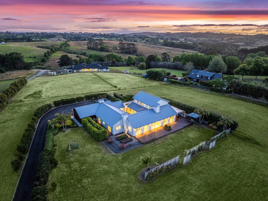 28 Clifton Road, Howick - Carousel 2