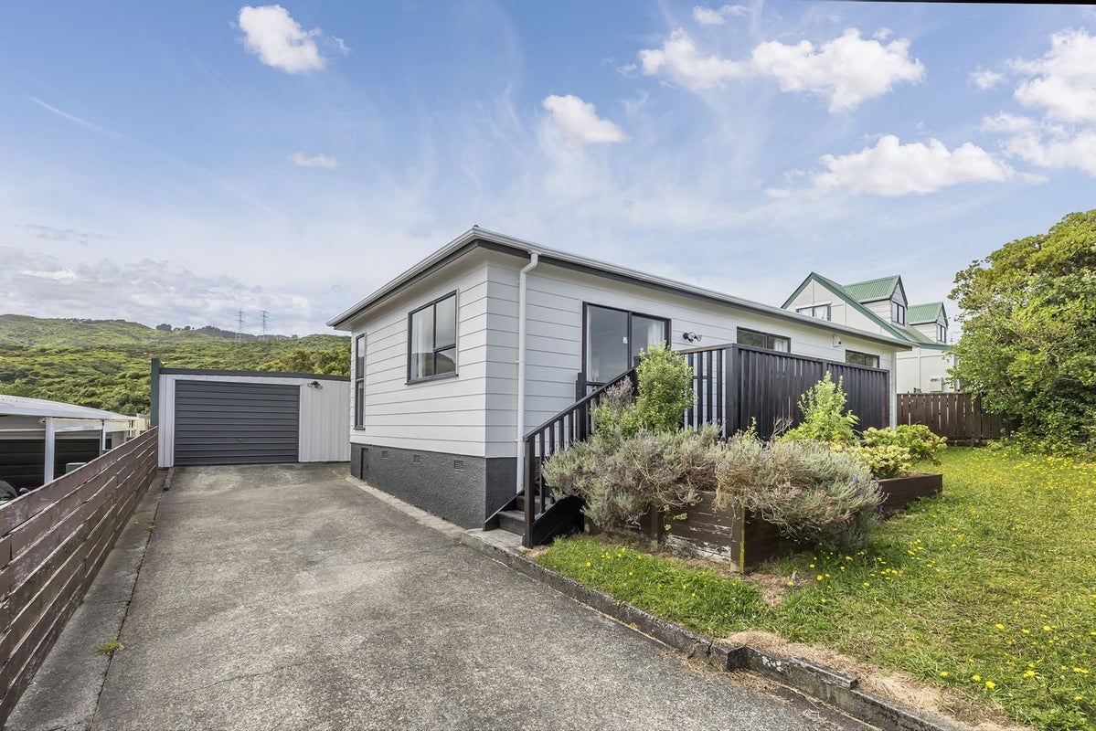 41 Nassau Avenue, Grenada North, Wellington - Carousel 1