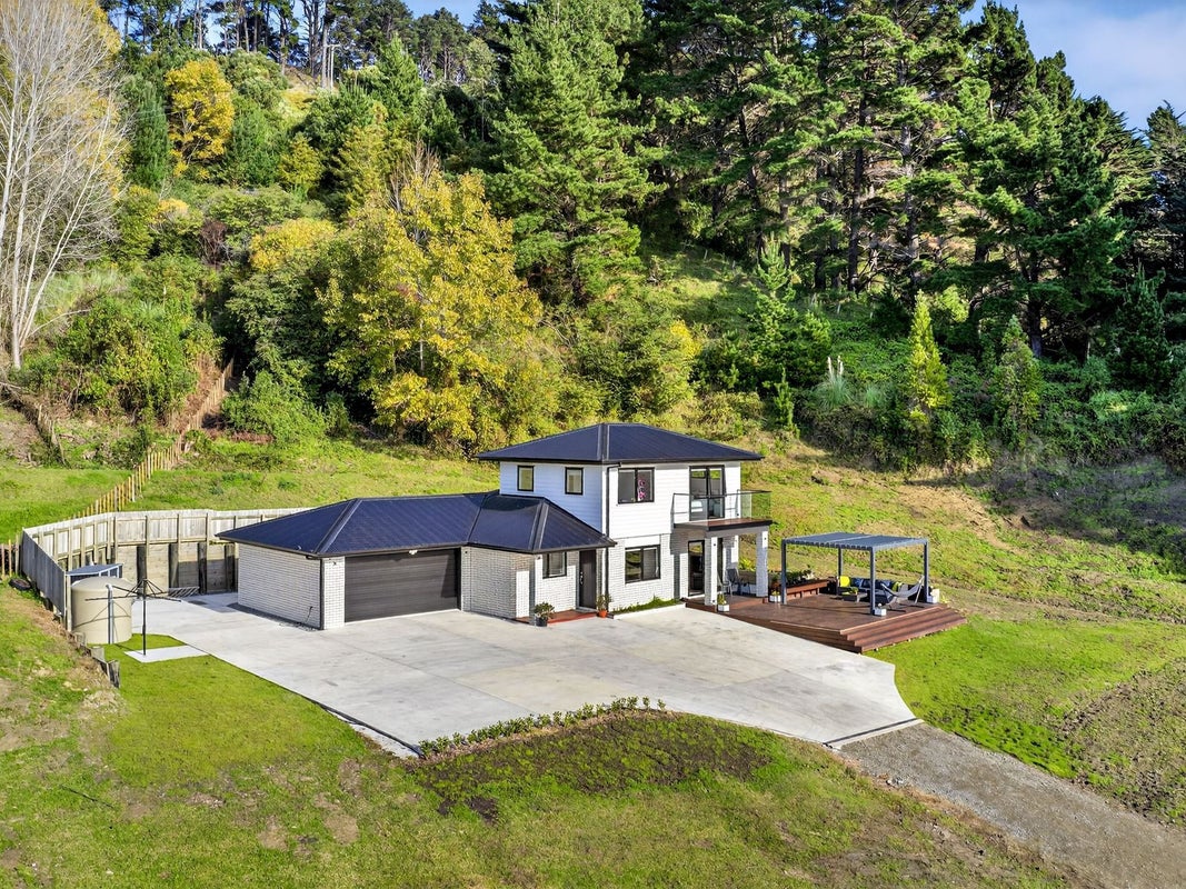 89 Endcliffe Road, Kaiti, Gisborne - Carousel 1