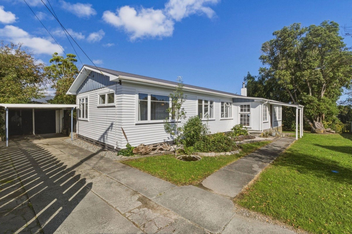 5 Iwiroa Terrace, Durie Hill, Whanganui - Carousel 1