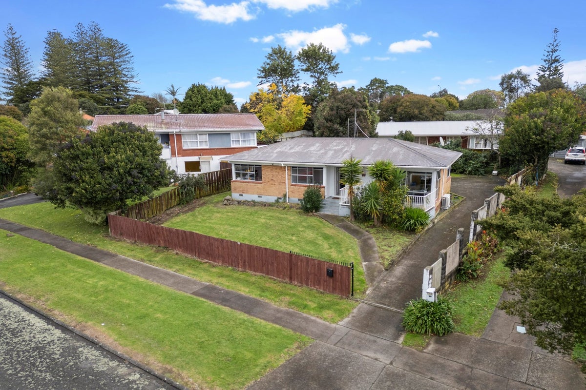 12 Minton Place, Manurewa, Auckland - Carousel 1
