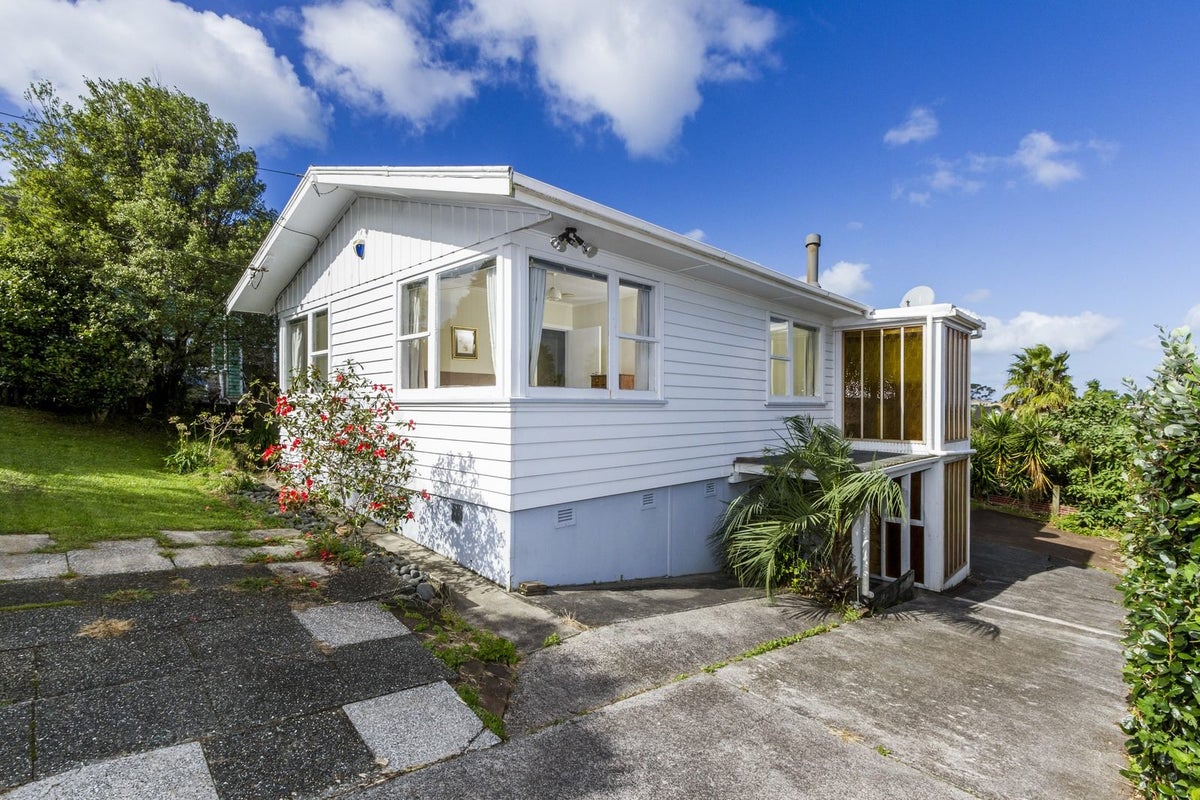 1/28 Spencer Road, Pinehill, Auckland - Carousel 1
