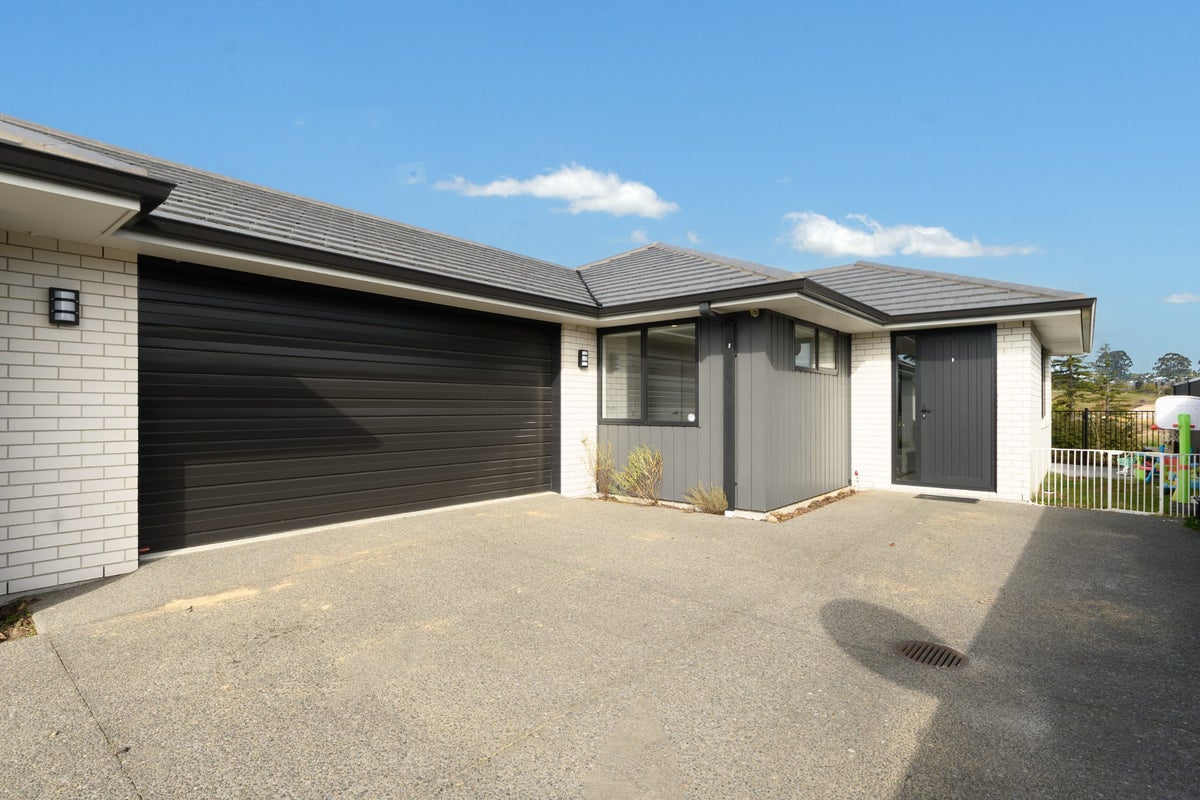 21 Pioneer Crescent, Omokoroa, Western Bay Of Plenty, Bay Of Plenty - Carousel 2