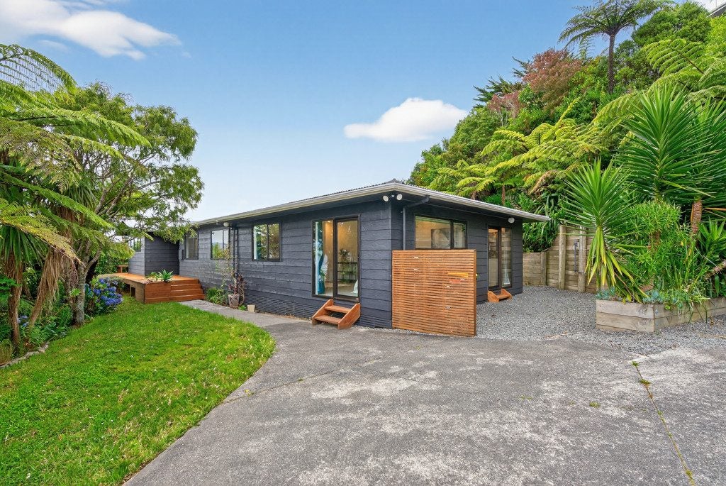 250 Park Road, Belmont, Lower Hutt - Carousel 1