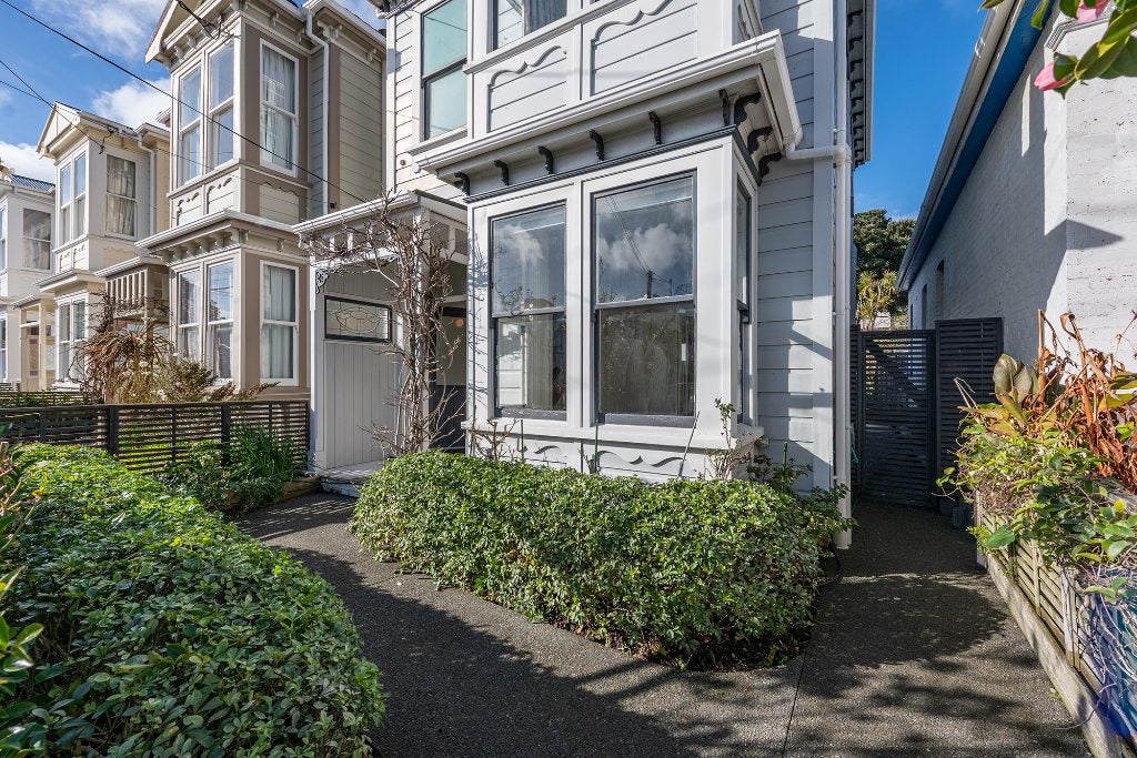 12 Roy Street, Newtown, Wellington - Carousel 2