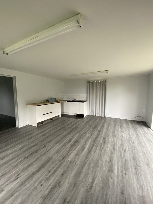 17 Montego Place, Weymouth, Auckland - Carousel 2