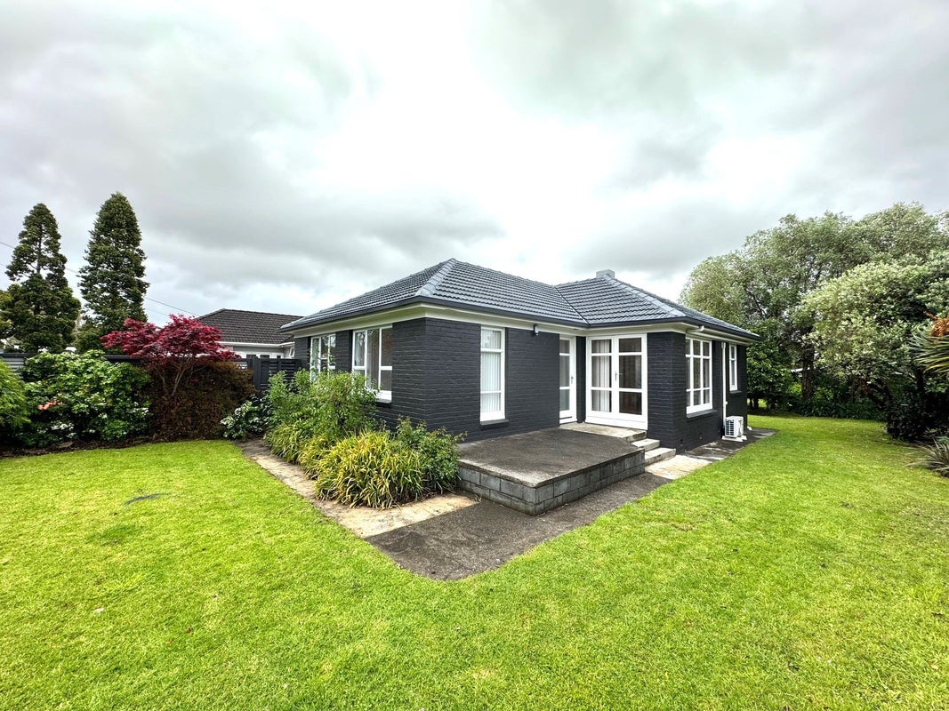 37 Shortt Avenue, Mangere Bridge, Auckland - Carousel 2