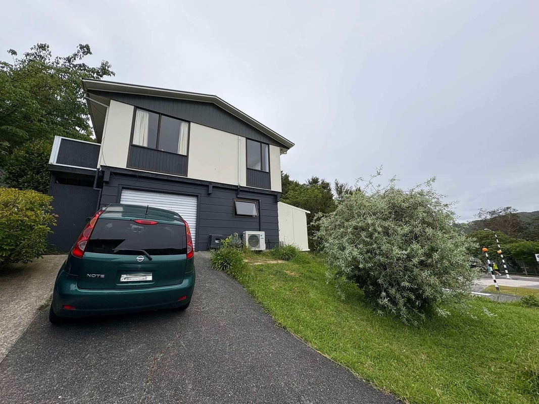 83 Parkway, Wainuiomata, Lower Hutt - Carousel 1