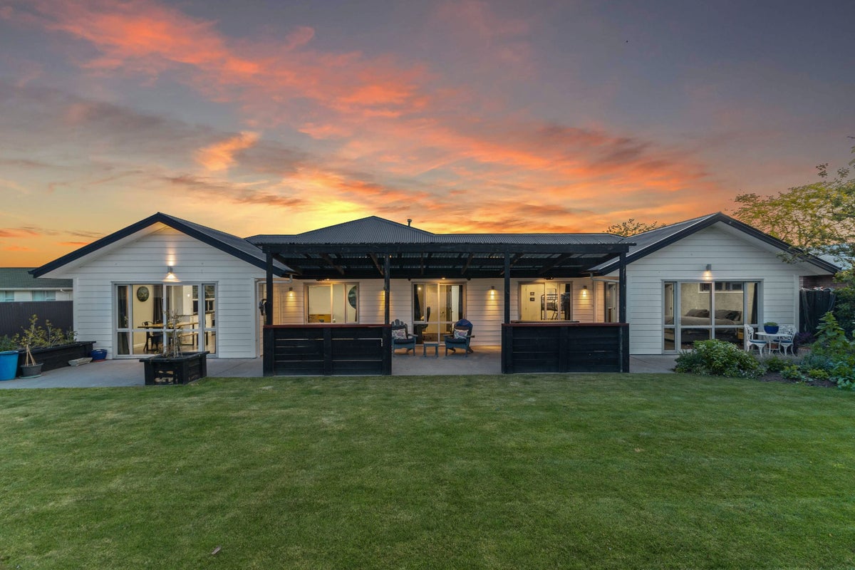 25 Parsonage Road, Woodend, Woodend - Carousel 1