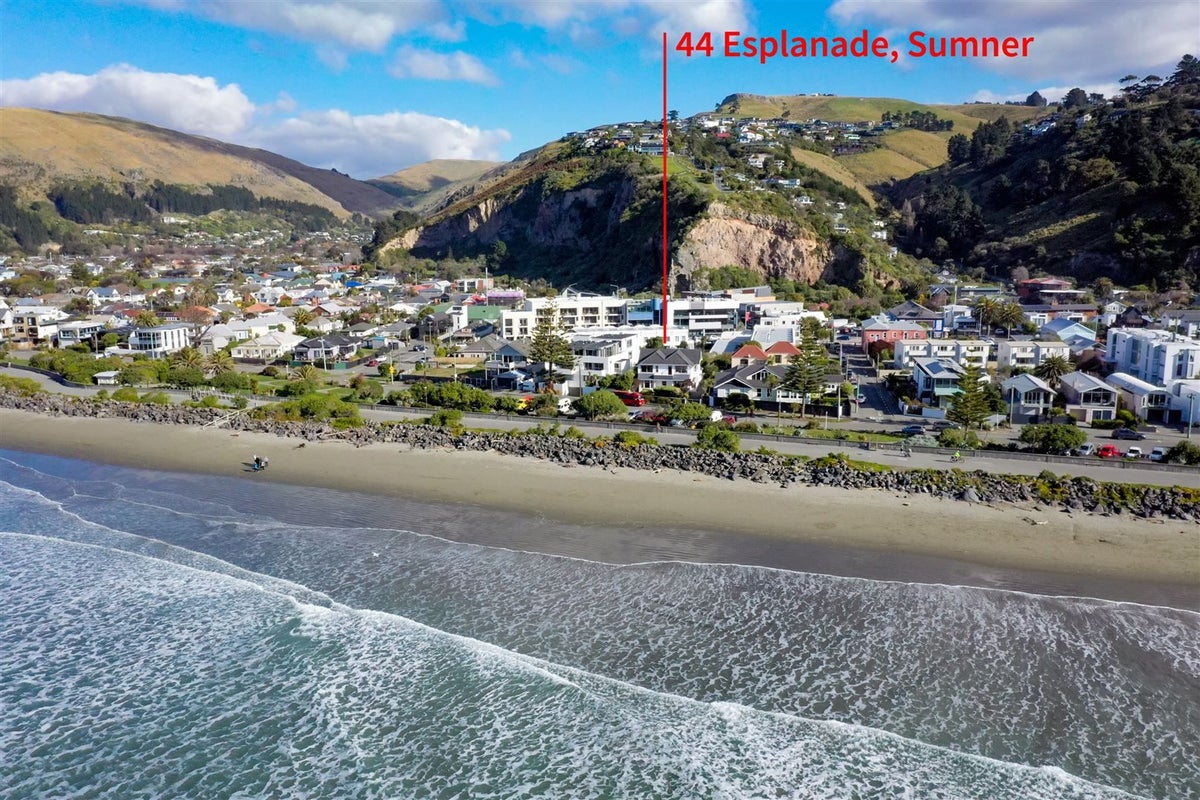 44 Esplanade, Sumner, Christchurch - Carousel 2