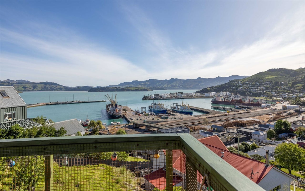 55 Reserve Terrace, Lyttelton, Lyttelton - Carousel 1