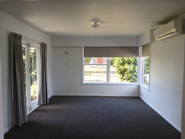 16 Karamea Crescent, Kelvin Grove, Palmerston North - Carousel 2