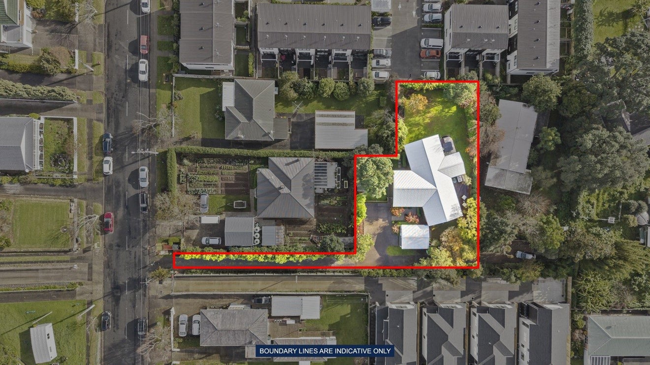 56 Taylor Road, Mangere Bridge, Auckland - Carousel 21