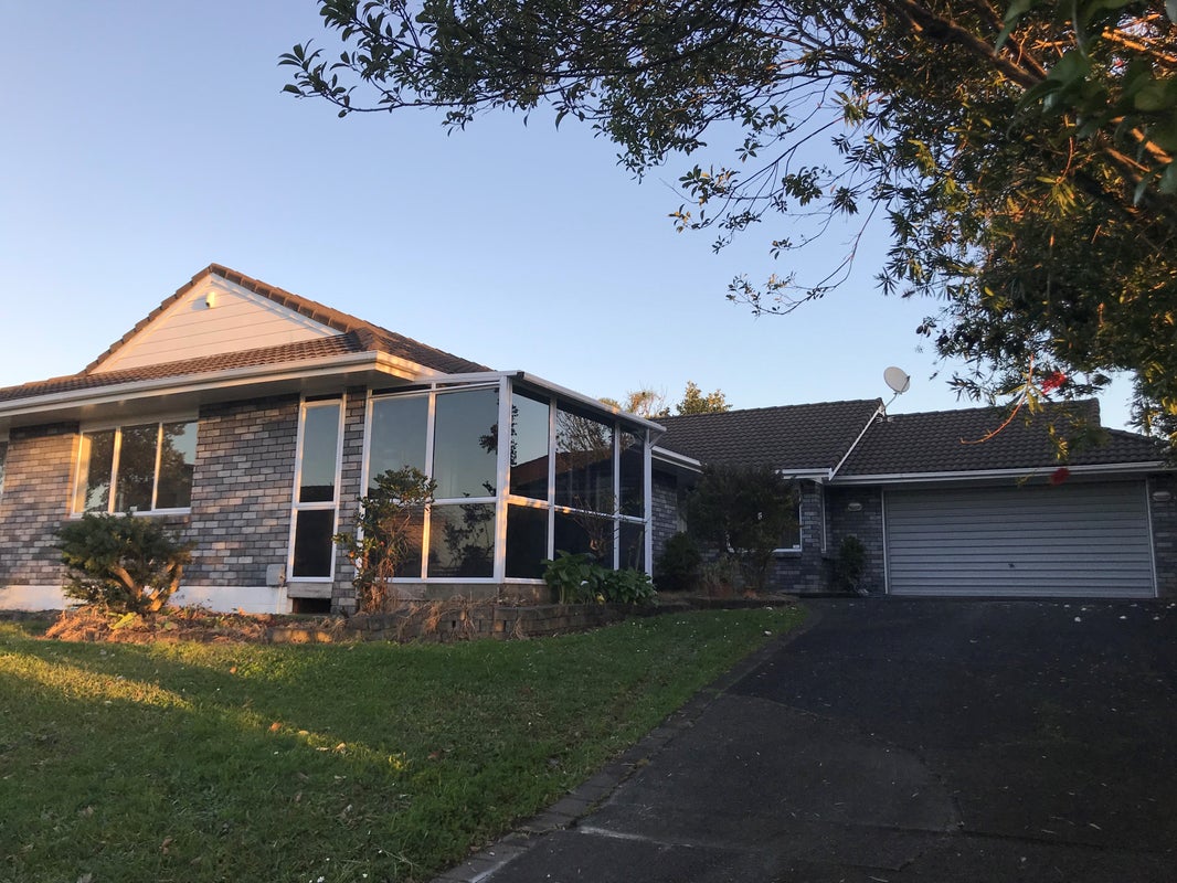45 Simmental Crescent, Somerville, Manukau - Carousel 1