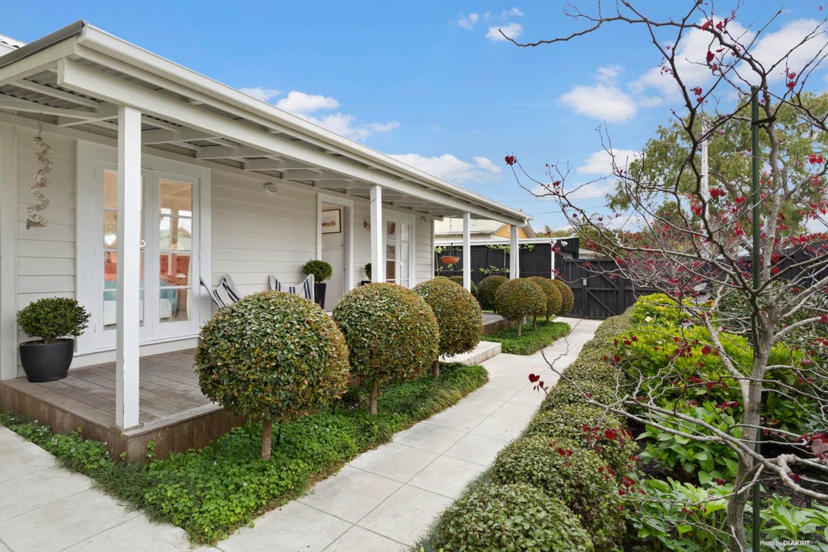 40 Wingate Street, Avondale, Auckland - Carousel 2
