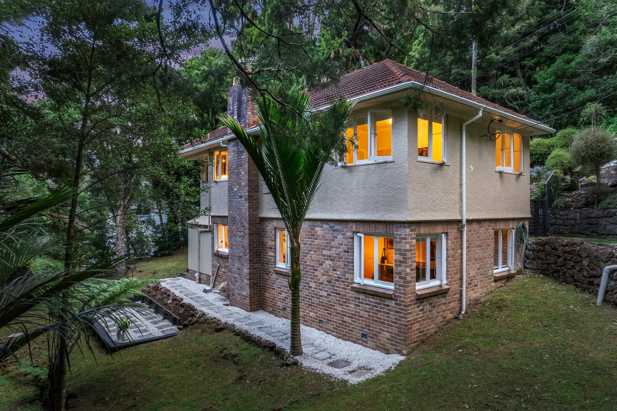 26 Paturoa Road, Titirangi, Auckland - Carousel 1
