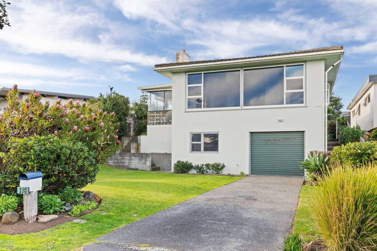 176 Karaka Street, Castlecliff, Whanganui - Carousel 1