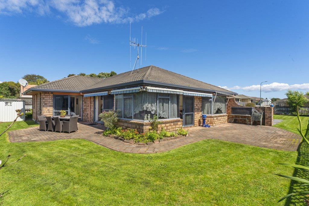 5 Hampstead Court, Pyes Pa, Tauranga - Carousel 2