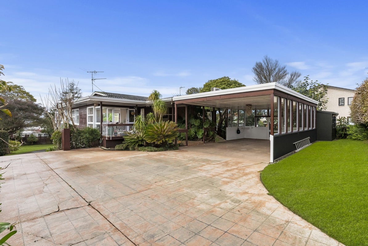 2 Dawn Place, Te Atatu South, Auckland - Carousel 17