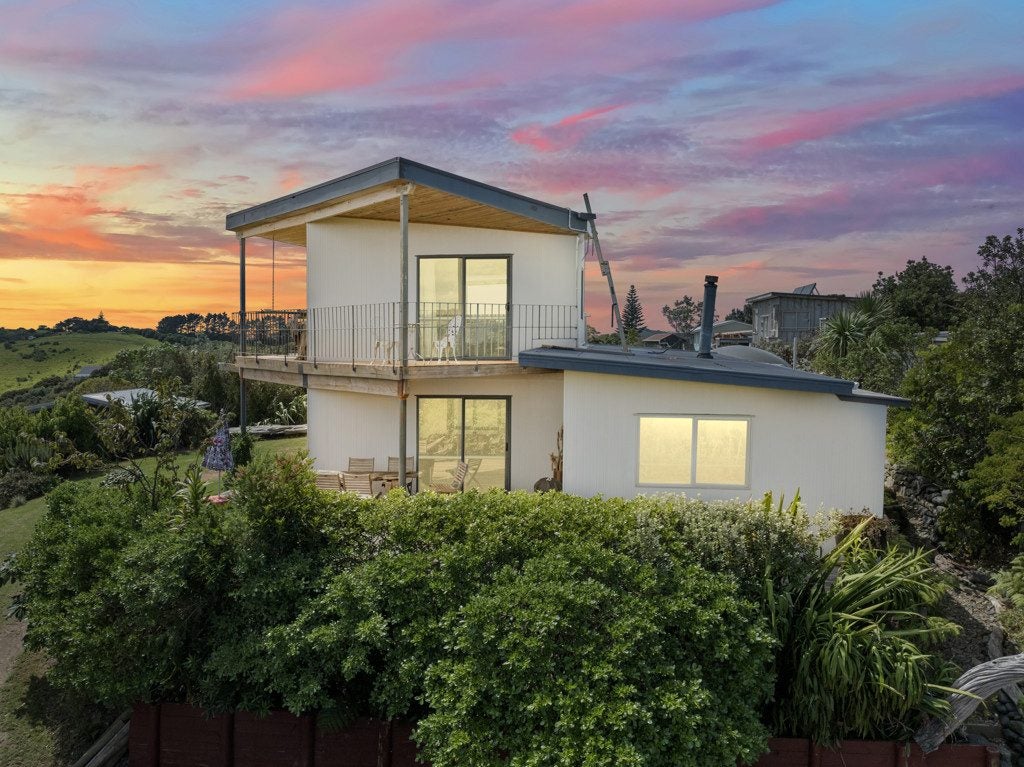 4 Askew Avenue, Rakino Island, Auckland - Carousel 1