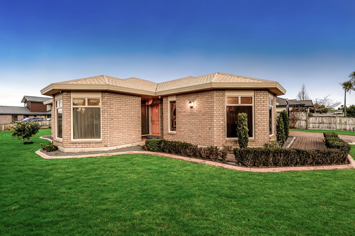 22 Caversham Drive, Rototuna, Hamilton - Carousel 2