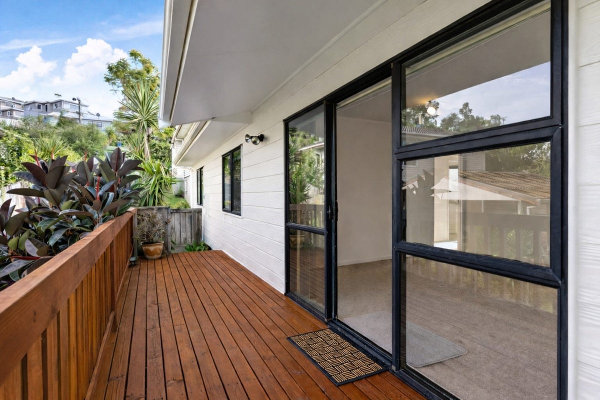 2/19 Morton Avenue, Forrest Hill, Auckland - Carousel 2