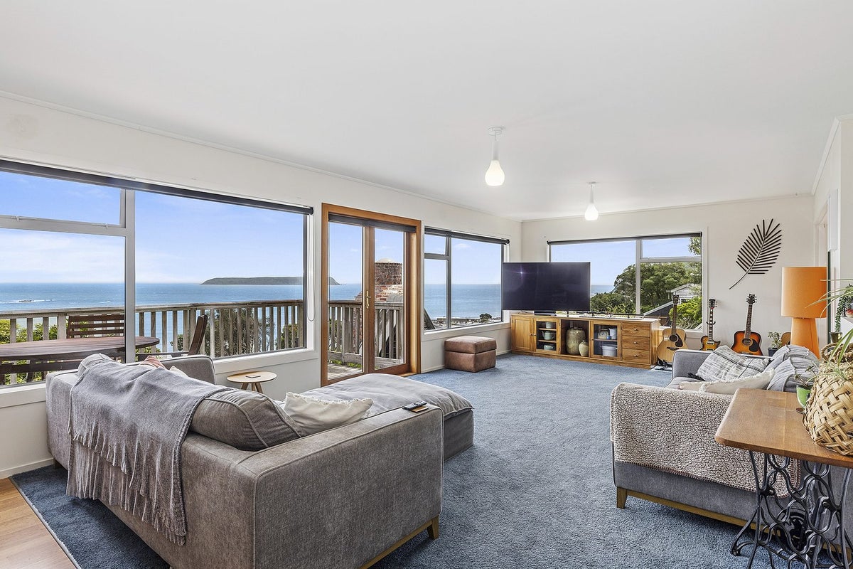3A Roys Road, Plimmerton, Porirua - Carousel 2