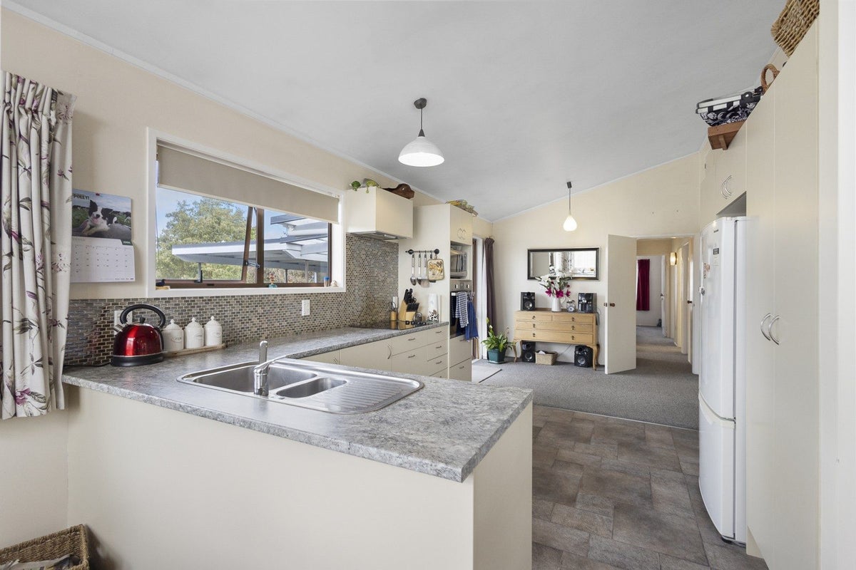 27 Ballance Street, Raetihi, Raetihi - Carousel 2