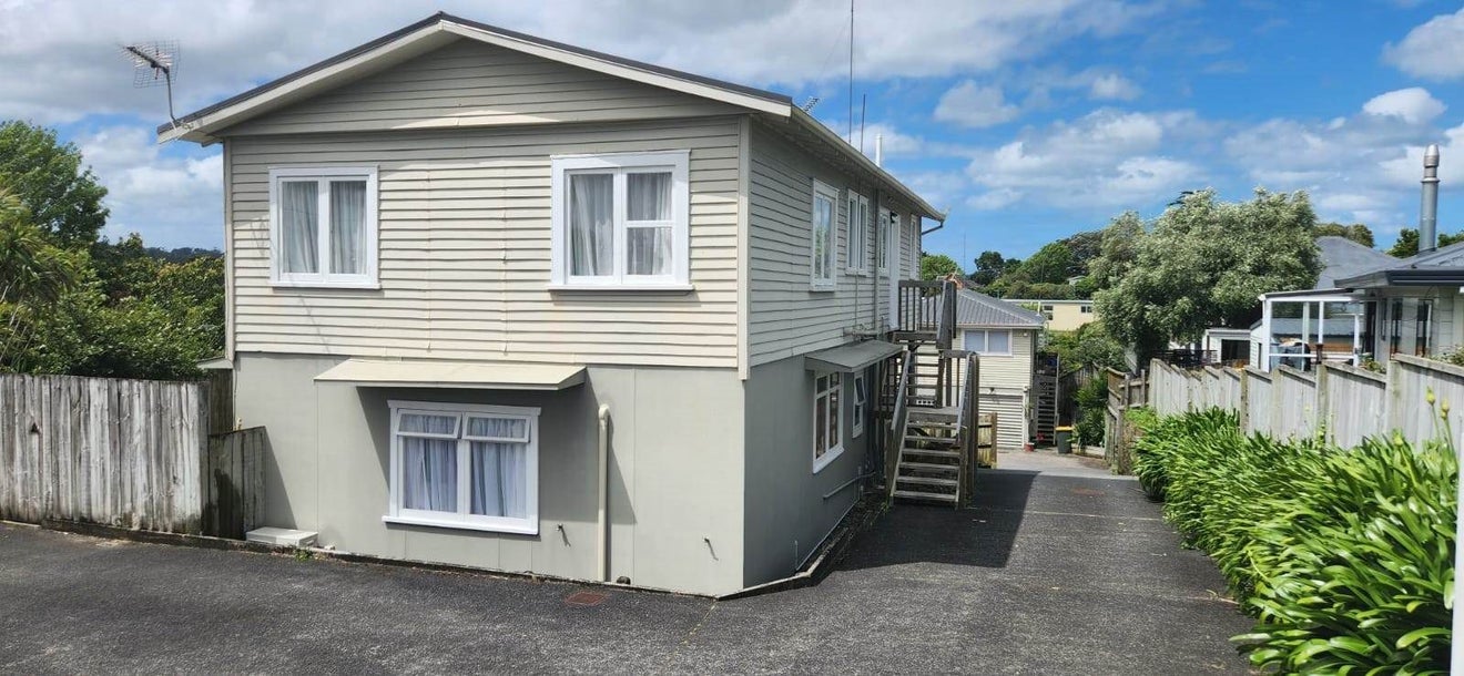 2/315 Rangatira Road, Beach Haven, Auckland - Carousel 1