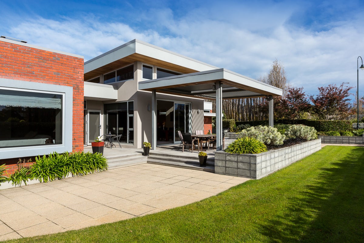 18 Orchard Grove, East Taieri, Mosgiel - Carousel 1
