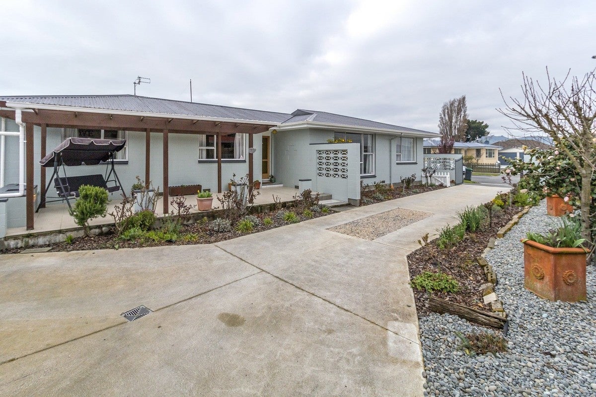 23 Woodlands Place, Aranui, Christchurch - Carousel 1