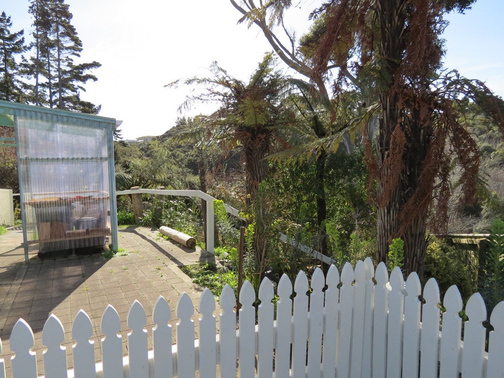 30 Bellona Place, Cannons Creek, Porirua - Carousel 2