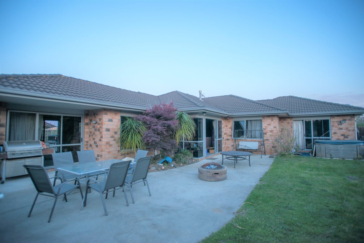 5 Koro Mews, Papamoa Beach, Papamoa - Carousel 1