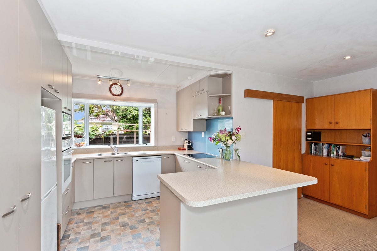 7 Farrington Avenue, Bishopdale, Christchurch - Carousel 2