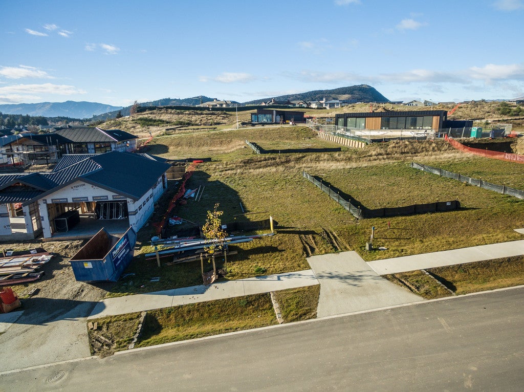 11 Scurr Terrace, WANAKA - Carousel 2