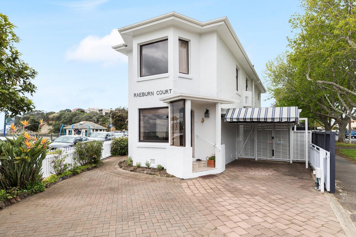 1/1 Cliff Road, St Heliers, Auckland - Carousel 2