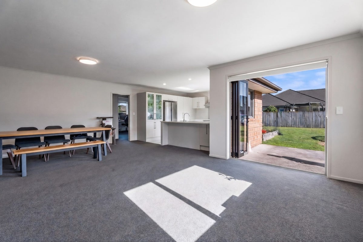 13 Hancock Drive, Flagstaff, Hamilton - Carousel 2