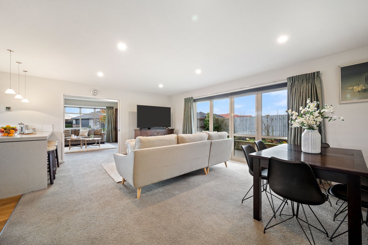 1 Carradale Avenue, Broomfield, Christchurch - Carousel 2
