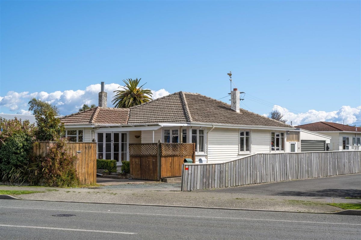1/122 Muritai Street, Tahunanui, Nelson - Carousel 1
