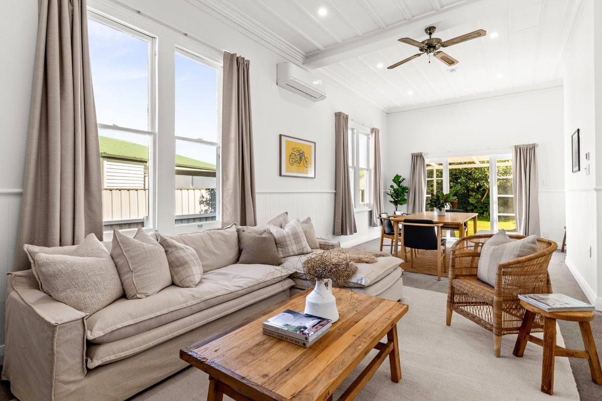 110 Nottingley Road, Frimley, Hastings - Carousel 2