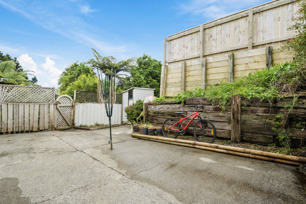 32B Outram Grove, Kelson, Lower Hutt - Carousel 16