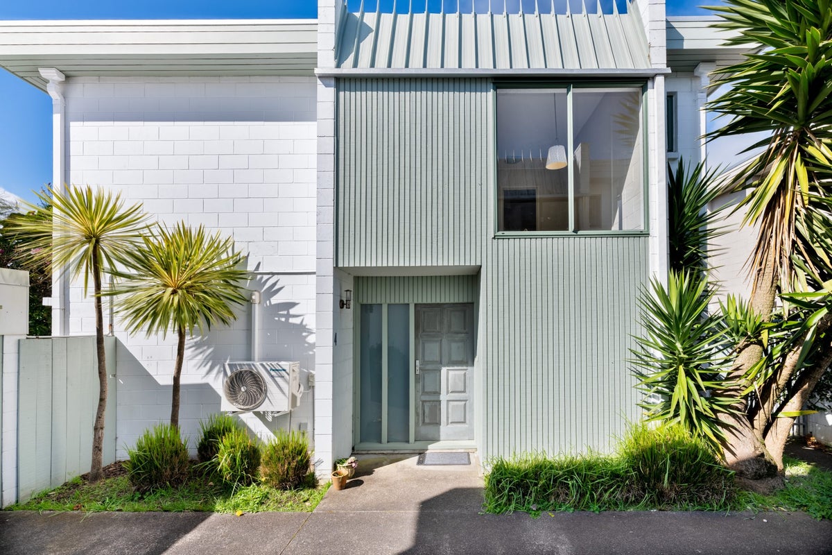 4/67 Moana Avenue, Onehunga, Auckland - Carousel 1