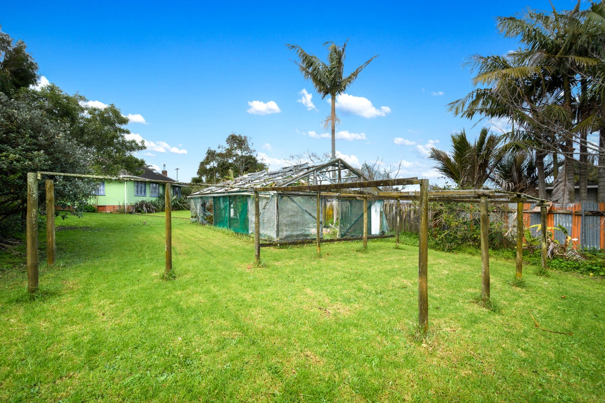 27 Strid Road, Te Atatu South, Auckland - Carousel 15