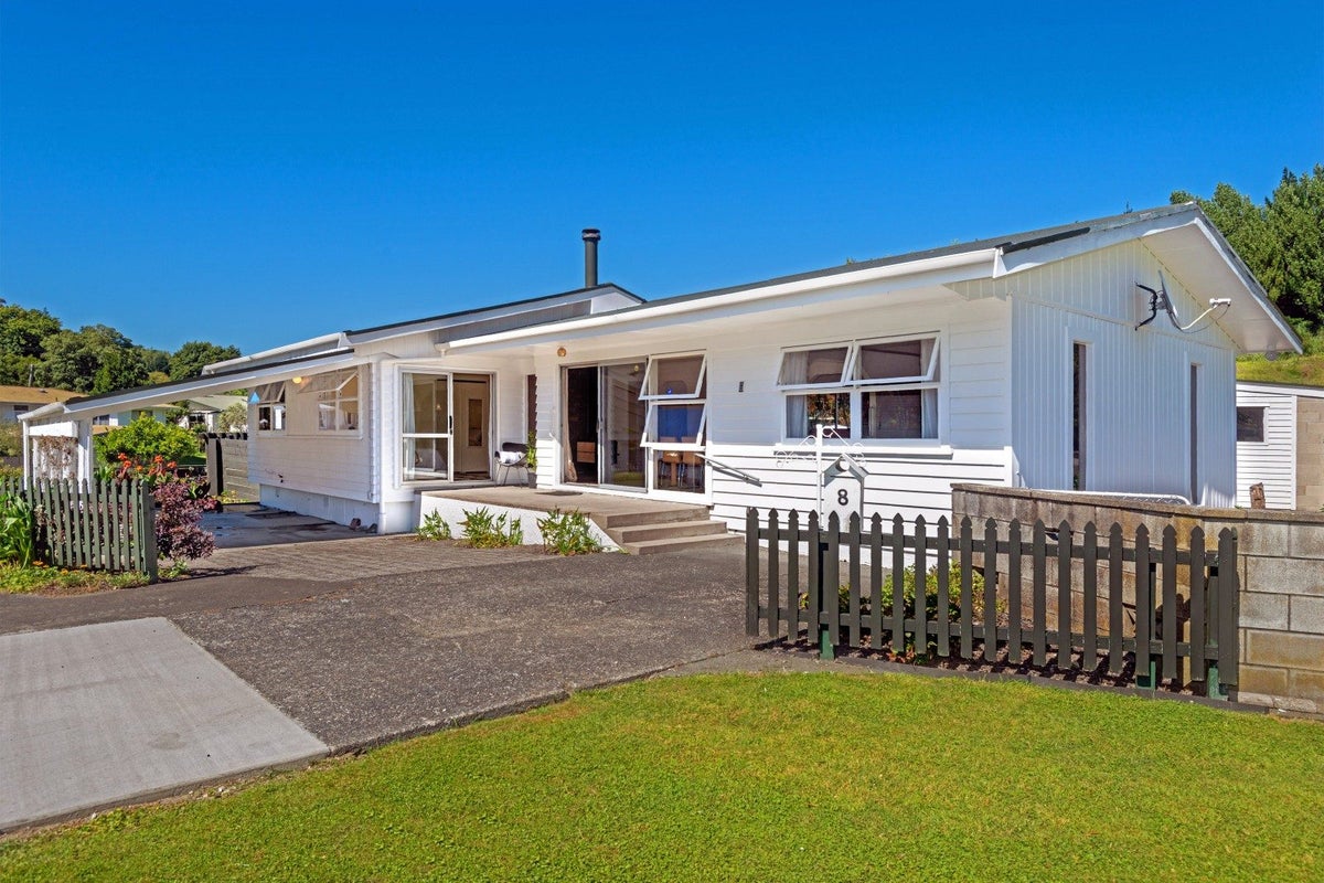 8 Franklin Street, Mangapapa, Gisborne - Carousel 1